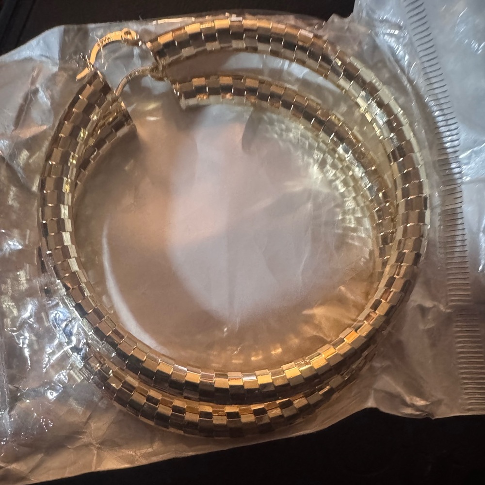 Large gold hoop earrings